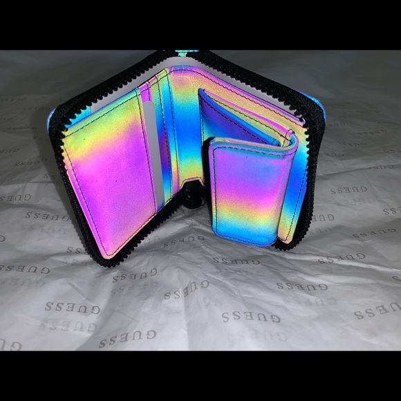 Guess holographic zipper wallet. - Picture 10 of 15